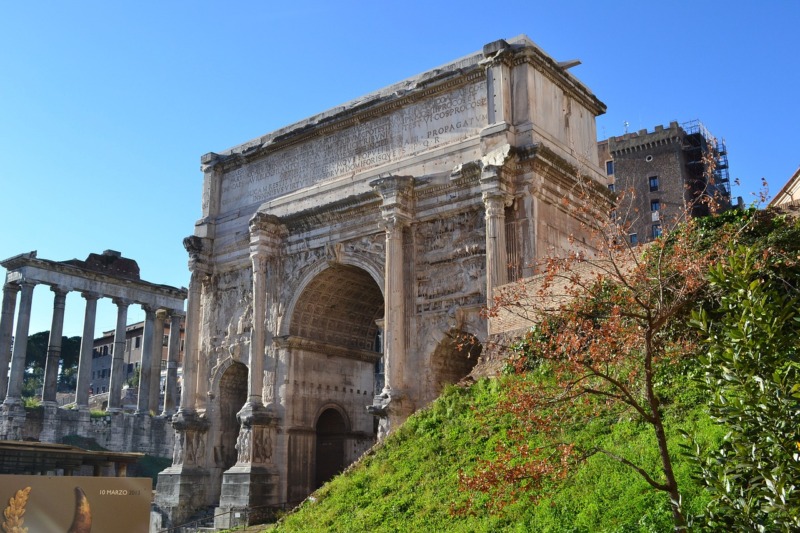 colosseum and roman forum skip the line